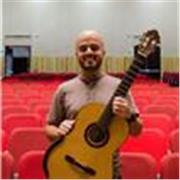 Profesor de Guitarra, piano básico, canto básico. Tengo amplia experiencia en la enseñanza musical y versatilidad musical