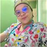 Profesora titulada. Medico, con experiencia en clases de biologia y procedimientos basicos.