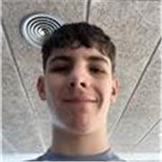 Estudiante con motivación de participar en el sector laboral y crecer como persona.