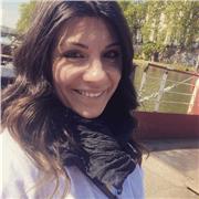 Sono laureata in economia con indirizzo marketing. Attualmente dipendente presso istituto bancario, offro lezioni di economia, intermediari finanziari e tecnica bancaria.
Ho un approccio teorico e pratico alle lezioni, vi aiuterò nelle scelte post-scolast