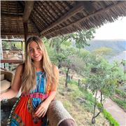 Profesora de varias asignaturas que acaba de terminar 3 de medicina con una media de 8,7 en la complutense. Obtuve una media de 10 en bachillerato y un 13,67 en la EVAU. Tengo el advanced en inglés