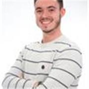 Graduado en Publicidad, con gran pasión por los niños.