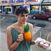 Disponibile per ripetizioni di matematica a ragazzi e ragazze delle medie e di scienze e chimica per le superiori, anche in inglese Flessibile, precisa e super simpatica