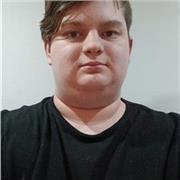 Soy una persona muy alegre sociable, estudiado primaria y tengo formación profesional en informática equivalente a la eso.