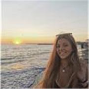 Italian tutor give lessons to students of every level of education