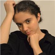 Tengo el grado de bachillerato especializado en artes y estudio artes y estética de forma profesional