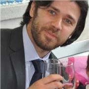 Ciao! Sono un ricercatore in Fisica Teorica e impartisco lezioni di Fisica e Matematica a livello universitario e scolastico