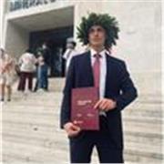 Dottore in scienze naturali attualmente laureando in Ecobiologia, con padronanza della lingua inglese