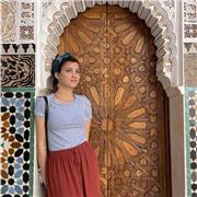 Laureata presso Accademia delle Belle Arti di Brera. Offro lezioni di disegno e/o storia dell'arte