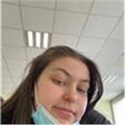 Étudiante qui peut enseigner l'anglais l'espagnol et/ou la danse