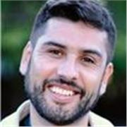 Lingüista con máster de la Universitat de Barcelona en ELE, experiencia internacional, hablo inglés y portugués.