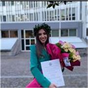 Laureata in biologia, impartisce ripetizioni private