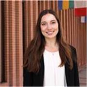 Madrelingue con una certificazione CELTA offrendo corsi di conversazione e preprazione per esami di Cambridge e Trinity