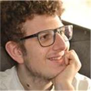 Ragazzo universitario offre lezioni di matematica