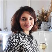 Je m'appelle Jannet. Je suis tutor de russe. j'ai 32 ans