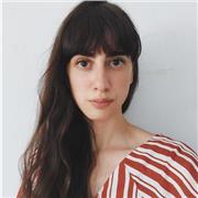 Studente magistrale di filosofia impartisce lezioni di filosofia a studenti di Liceo