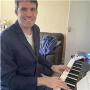 Experienced online piano tutor