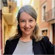 Me gusta enseñar castellano de una forma práctica y cercana. Me adapto mucho a cada persona, según lo que necesite.