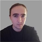 Joven universitario responsable, con fluidez en inglés (título oficial en B2) y con vocación por enseñar.