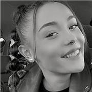 Me gustaría dar clases a personas dependientes y motivarles día a día a tener ganas de aprender. Me defino una persona positiva, constante y paciente