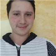 Jeune homme passionné par l histoire et l enseignement