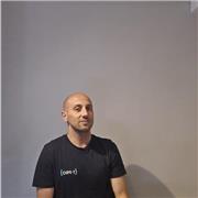 Sprach- und Personalentwicklungstutor, der leidenschaftlich Wissen teilt und Lernende motiviert, ihre Ziele zu erreichen.