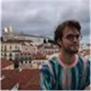 Je donne des cours d'italien individuels en ligne ou en face à face. Je suis un locuteur natif