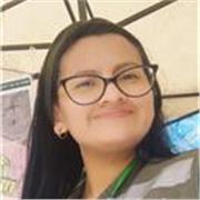 Profesora de matemáticas, imparte clases a niños de educación primaria y secundaria