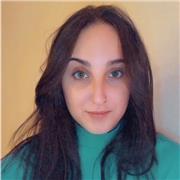 Soy una chica de 22 años que busca trabajo para pagarme los estudios