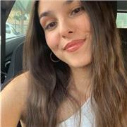 Me defino como una persona apasionada por la enseñanza, paciente y dedicada. Adapto mis métodos a las necesidades individuales