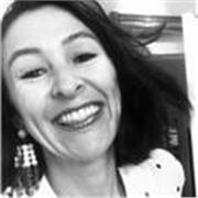 Architecte DPLG, 15 ans d’expérience, intervenante en école d’architecture intérieure, bilingue français / anglais propose cours .