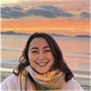 Profesora con mucho conocimiento y ganas de trabajar