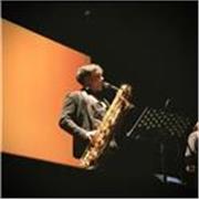 Profesor de música puede impartir todo tipo de clases relacionada con con música, análisis, lenguaje musical, saxofón y piano