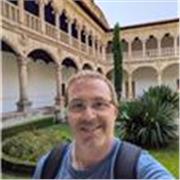 Profesor de inglés imparte clases de apoyo o para exámenes internacionales