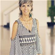 Terapeuta. Con experiencia docente de 36 años. Aprendiz de Cábala, Hooponopono y un Curso de Milagros.