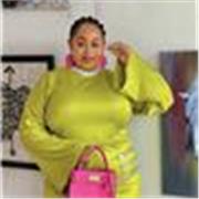 Curious communicator teaching practical digital skills.
Adaptable storyteller sharing digital skills with everyone. 