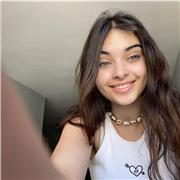 Tengo experiencia de voluntaria en un centro de primaria haciendo refuerzo con los pequeños