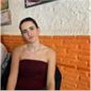 Profesora que da diversas materias, principalmente inglés, de manera presencial y online.