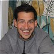 Titulado en SMR y actualmente cursando ASIR, con amplio conocimiento de la informática y habilidades sociales y paciencia.