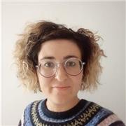 Italienisch Leherinn, die Kinder und Erwachsene aller altersgruppen Unterrichtet