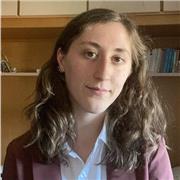 Studentessa universitaria offre lezioni di spagnolo per scuole medie e superiori