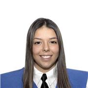 Estudiante, ayuda a peques con exámenes y deberes