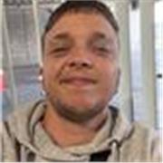 Responsable, muy divertido , exigente y comprometido con mi trabajo 