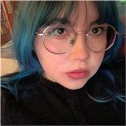Profesora de inglés imparte clases dinámicas y personalizadas para todas las edades