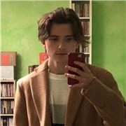 Étudiant guitare classique en cycle préparatoire aux études supérieurs