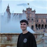 Doy clases de matemáticas básicas para ayudar a niños que necesiten un refuerzo en sus estudios y ganarme un dinero extra para mis estudios