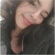 À domicile. Je souhaite aider les petits non seulement à apprendre la langue anglaise mais aussi à l'aimer.