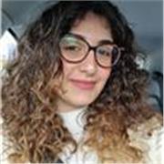 Dottoressa in lingue che impartisce lezioni non solo di spagnolo ma anche di inglese, italiano, geografia, storia