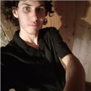 Professeur d'anglais diplomé d'une Licence en littérature et Traduction.