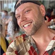 TEFL certified native English teacher. Personalised classes for all levels!